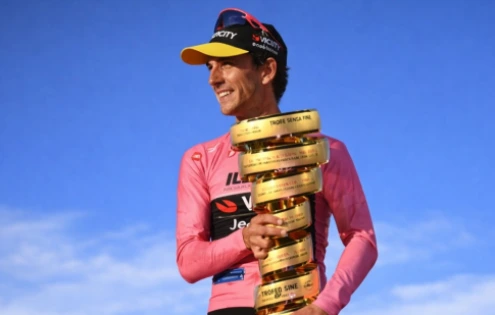 Simon Yates ukončil kariéru ve 33 letech. Vítěz Gira a Vuelty se loučí s pelotonem