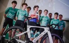 Roman Kreuziger Cycling Academy představila v Calpe  sezónu 2026 plnou novinek