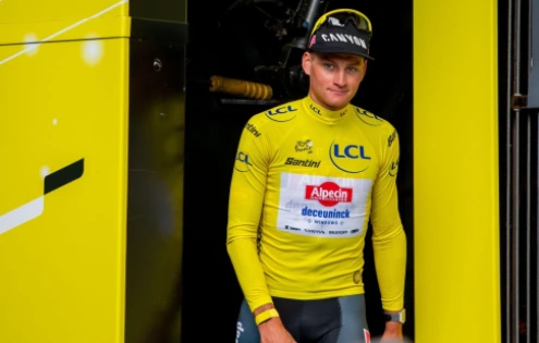 Cítím, že jsem připravený, říká Van der Poel před návratem do cyklokrosu