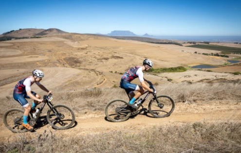 Čeští „lvi“ míří do afrického pekla. Superior Lions startují na Cape Epic s ambicí na elitní desítku