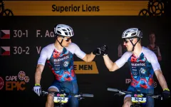 Superior Lions zahájili Cape Epic 2026. V extrémním vedru dokončili prolog na 32. místě