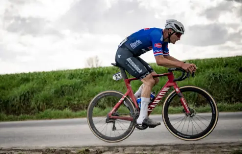 Van der Poel před Milán–San Remo: Pogačar jednou vyhraje, je to jen otázka času