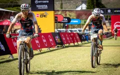 Český úspěch na Cape Epic: Stošek vyhrál první etapu, Superior Lions zahájili závod 28. místem