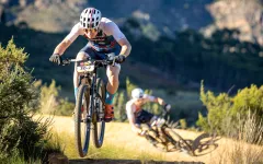 Předposlední etapa nabídla singletracky ve Stellenboschi. Superior Lions čeká finále
