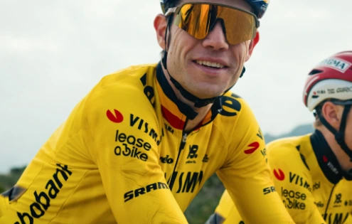 Van Aert zpět na pódiu monumentu. V San Remu navzdory pádu vybojoval třetí místo