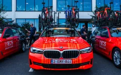 Ganna ovládl Dwars door Vlaanderen. Po vítězství ale přišla pokuta