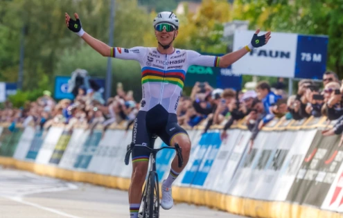 Pogačar nemá konkurenci, říká Lance Armstrong. Je to nejlepší cyklista všech dob?