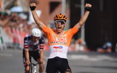 Axel Laurance ovládl třetí etapu v Baskicku, lídrem závodu zůstává Seixas