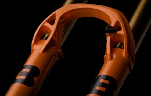 Nová FOX 38: Enduro vidlice s technologií z FOX 40 a patronou Grip X2