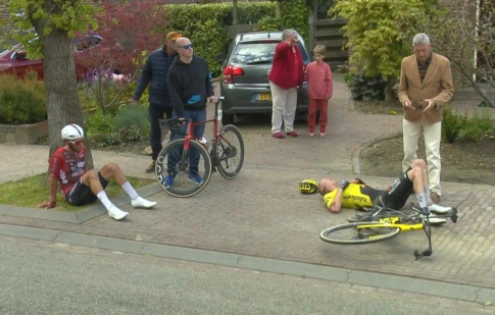 Pád na Amstelu vyřadil Jorgensona z ardenských klasik. Má zlomenou klíční kost