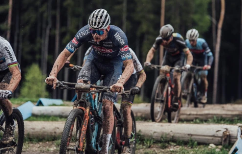 Mathieu van der Poel zpět na horském kole!