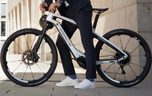 Porsche couvá z trhu e-biků. Budoucnost motorů Fazua je nejistá
