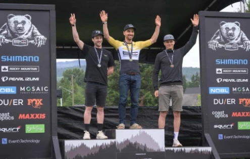 Nino Schurter přepisuje historii BC Bike Race a slaví s novým prototypem SCOTT Spark