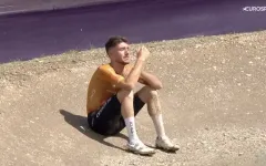 Azzaro přišel o stříbro. Francouze po závodě diskvalifikovali kvůli chybě ve feed zóně