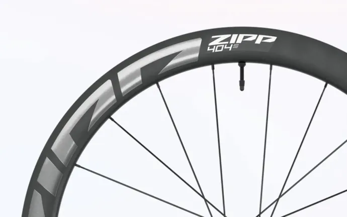 Zipp představil nejdostupnější aero kola v historii. Model 404 S stojí 27 190 Kč
