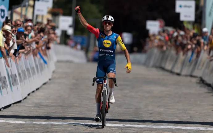 Mathias Vacek oblékne na Tour de France bílý trikot. Pedersen ovládl etapu