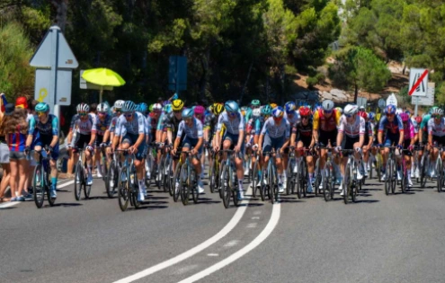 Kolik si vydělá vítěz Tour de France 2026? Přehled všech finančních odměn