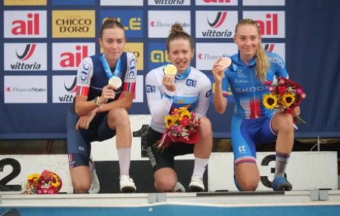 Bukovská přidala na ME další medaili. V extrémním vedru vybojovala bronz