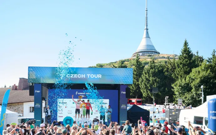 Andrew August ovládl 2. etapu Czech Tour, Ježek porazil Hirta a vede českou soutěž