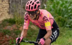 Carapaz potvrdil Vueltu. Po snové Tour ale řeší s týmem zásadní dilema