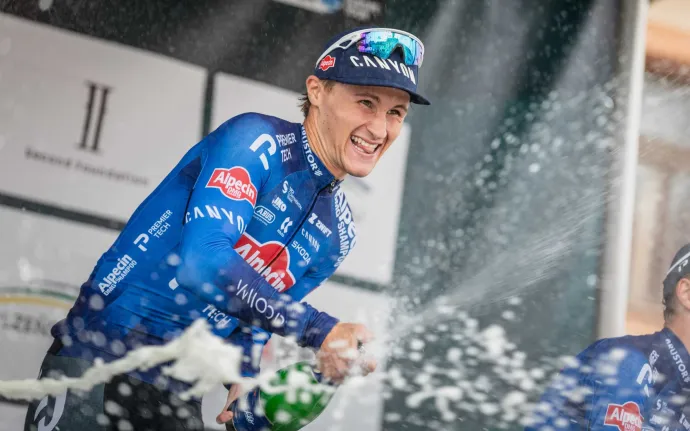 Ježek převzal vedení na West Bohemia Tour, první etapu vyhrál Vandevorst