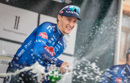 Ježek převzal vedení na West Bohemia Tour, první etapu vyhrál Vandevorst