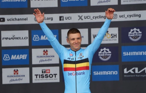 Evenepoel varuje Van der Poela a Van Aerta. Mistrovství světa může potrápit těžší jezdce