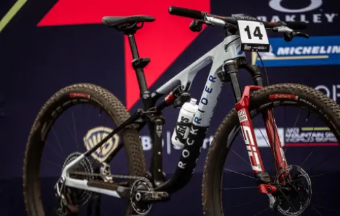 Nová RockShox SID SL je nejlehčí 110mm XC vidlice na trhu