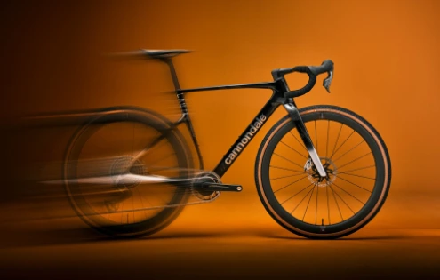 Závodní gravel raketa. To je nový Cannondale SuperX!