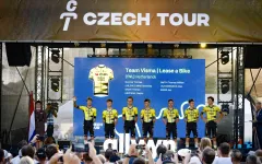 Praha aplaudovala hvězdám Czech Tour na Hradčanském náměstí