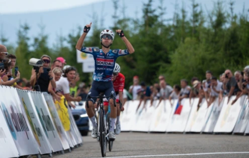Lecerf ovládl Dlouhé stráně a bere žlutý trikot Czech Tour 2025