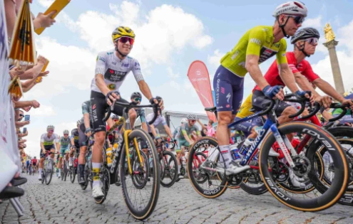 David Gaudu překvapil na Vueltě a v cíli obral Pedersena o vítězství