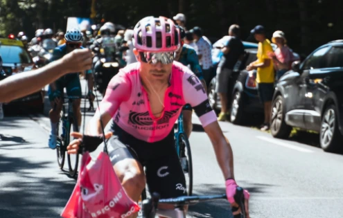 Kuriózní moment na Maryland Cycling Classic: Powless musel běžet s kolem