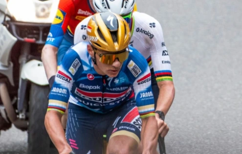 Evenepoel potřetí v řadě časovkářským mistrem světa, Pogačar bez medaile