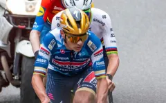 Evenepoel potřetí v řadě časovkářským mistrem světa, Pogačar bez medaile
