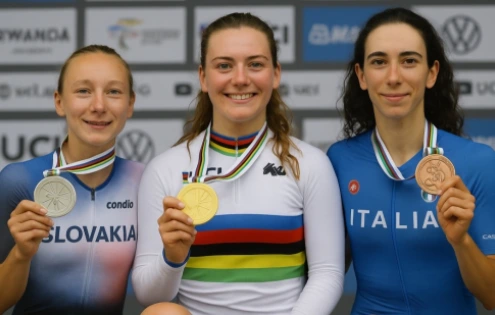 Slovenská cyklistka Viktória Chladoňová získala stříbrnou medaili na MS