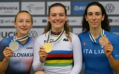 Slovenská cyklistka Viktória Chladoňová získala stříbrnou medaili na MS