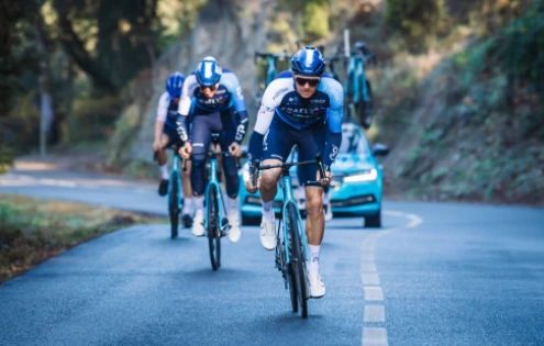 Factor Bikes dává týmu Israel–Premier Tech ultimátum: Nový název, nebo konec spolupráce
