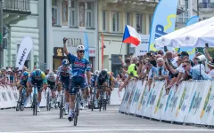 Tour de France v Praze možná už v roce 2026. Politika otřásá cyklistikou