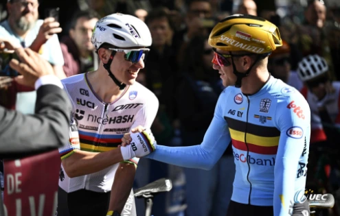 Tadej Pogačar ovládl Lombardii popáté v řadě a vyrovnal rekord Coppiho
