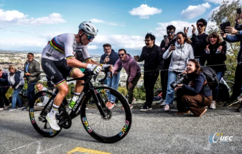 Jak motivovat Pogačara? Štědrými bonusy za vítězství, za Tour si přijde na milion eur