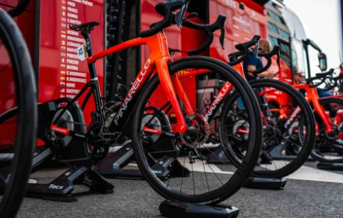 Pinarello prodlužuje spolupráci se stájí Ineos Grenadiers až do roku 2028