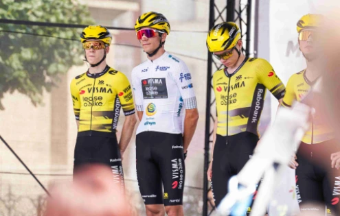 UCI potvrdila registrace týmů pro rok 2026 a odhalila změny v pelotonu