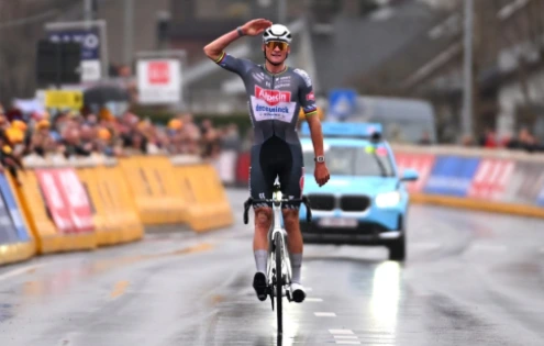 Van der Poel ovládl E3 Saxo Classic 2025 suverénním sólem