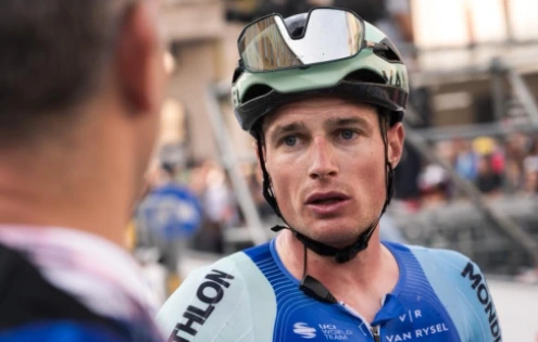 UAE Emirates–XRG získává elitního klasikáře Cosnefroye na dvouletou smlouvu