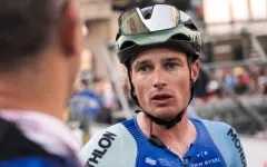 UAE Emirates–XRG získává elitního klasikáře Cosnefroye na dvouletou smlouvu