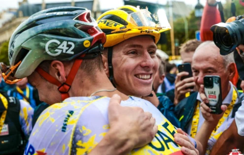 Vynechá Tadej Pogačar Tour de France 2026 kvůli Giru a Vueltě?