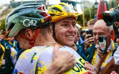 Vynechá Tadej Pogačar Tour de France 2026 kvůli Giru a Vueltě?