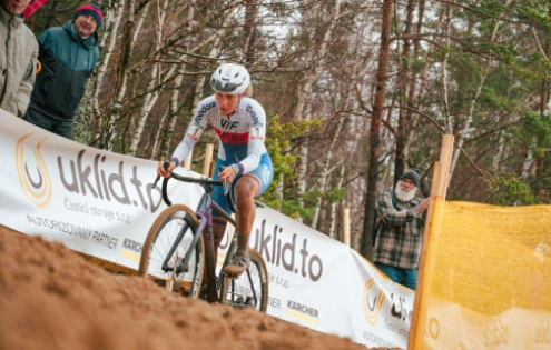 Zemanová a Ježek vládli písku ve Veselí. HSF System Cup má jasné lídry