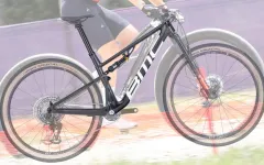 UCI povoluje 32" kola pro sezonu 2026. Začíná nová éra horských kol?